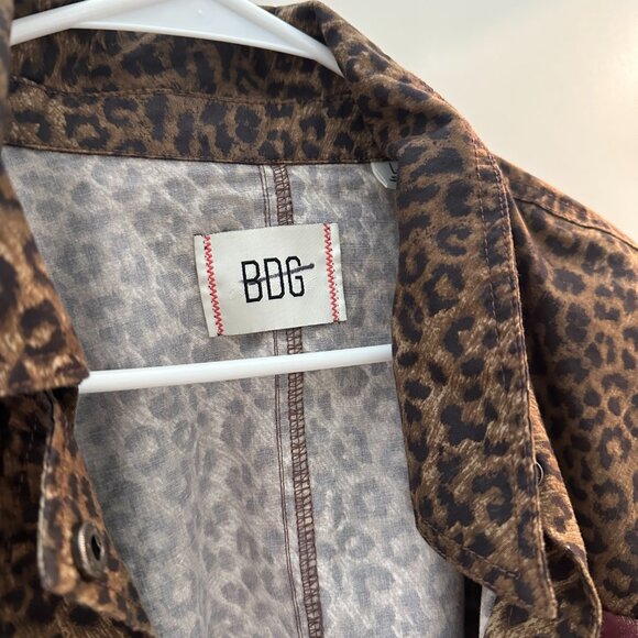 BDG Jenny Camo Print Zip Cropped Utility Jacket - Picture 7 of 14